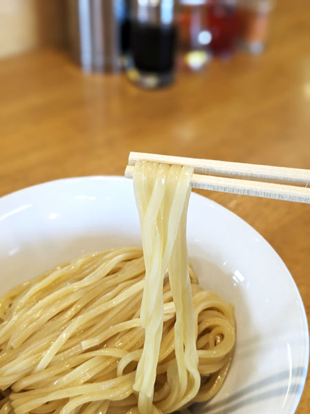 長くてコシのある麺