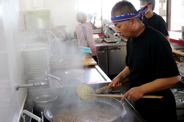 2代目店主の福田義浩さん -天理市の「豚菜館」