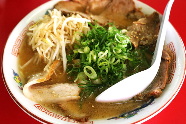 隊員Kお薦めの味噌ラーメン - 天理市の「豚菜館」