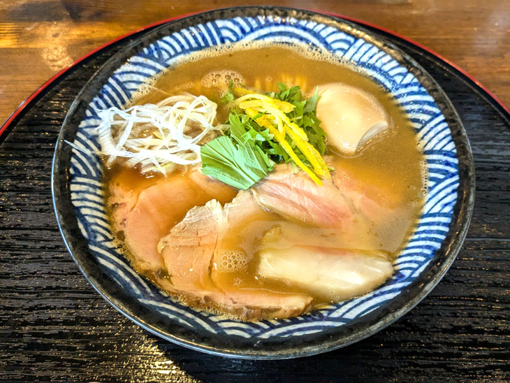 麺の道あをによしの特選鶏醤油ラーメン - 香芝市の「麺の道あをによし」